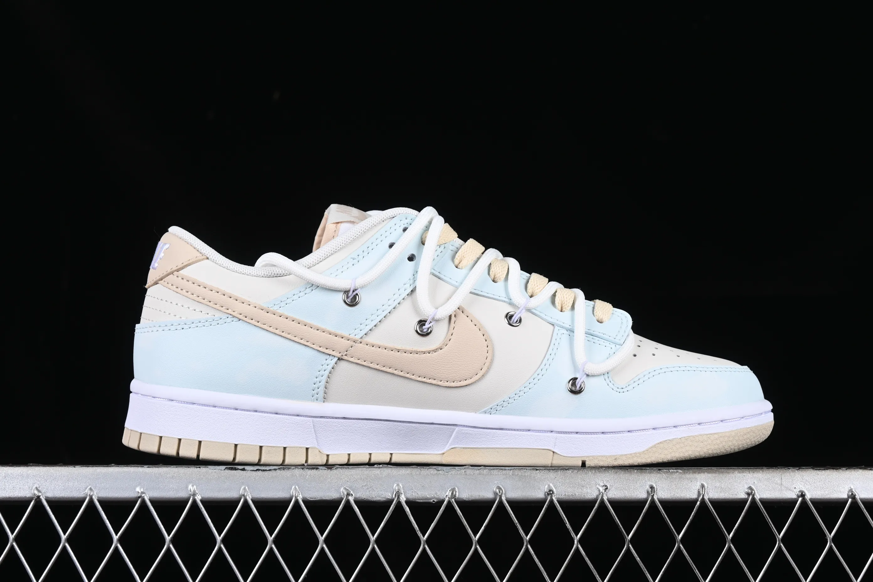 All categories Nk SB Dunk series Nk SB Dunk Low Low-top sneakers Nk Dunk Low Sea Salt Coconut Cloud Deconstructed simplicity Graffiti SB strap low-top casual sneakers DV0831-003